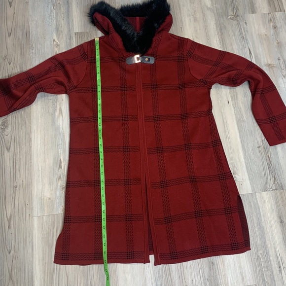 EUC Ivanka Trump Faux Fur Hoodie Black/Burgundy Open Cardigan, SP - Picture 8 of 14